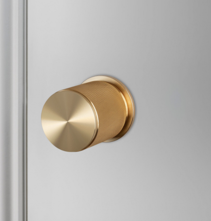 Buster + Punch ORIGINAL Knopfpaar ZYL mit "Diamant Cut" in 3 verschiedenen Finishes mit Feder