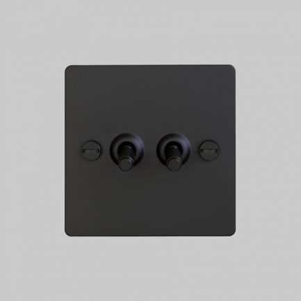 Buster + Punch Original Lichtschalter 2G schwarz/schwarzer Kipphebel, Edelstahl oder Messing Kipphebel