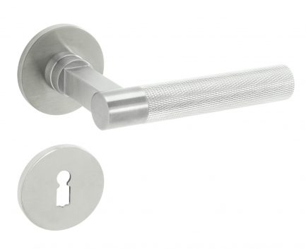 Saam & Batz Bauhaus Garnitur BRUX V 07F verkröpft mit flachen Rosetten