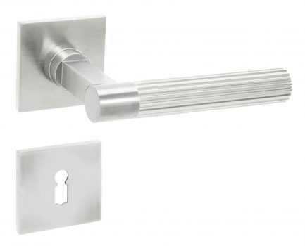 SAAM & BATZ BRUX L LINEAR 44F Rosetten-Garnitur