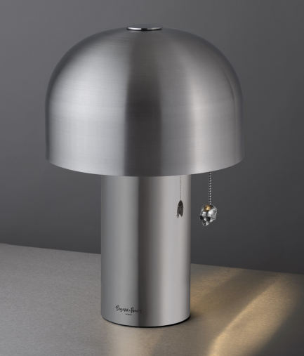 SALE : Travis Barker / Buster +Punch Tischlampe "the scull" in Messingfarben PVD beschichtet oder Edelstahl mit leichten Beschädigungen wie Kratzer oder Oberflächenveränderungen
