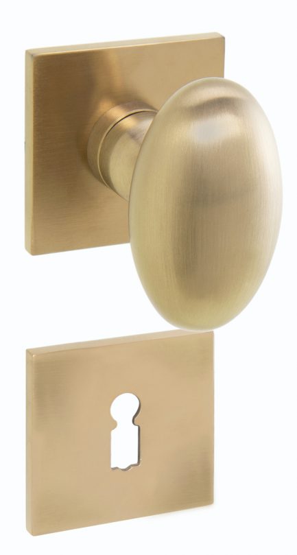 Saam & Batz Ei-Knopf Garnitur KN 03-44F mit flachen Rosetten